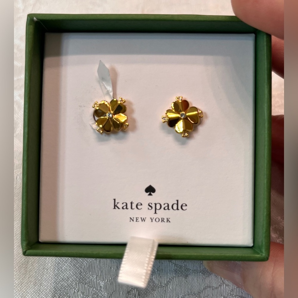 Kate Spade Gold Floral Stud Earrings Legacy Logo in Gift Box NWT - Picture 4 of 6